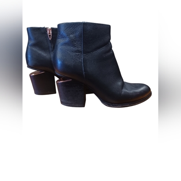 Alexander Wang EUC Gabi Black Leather Block Heel Booties Size 36.5 - Picture 2 of 10